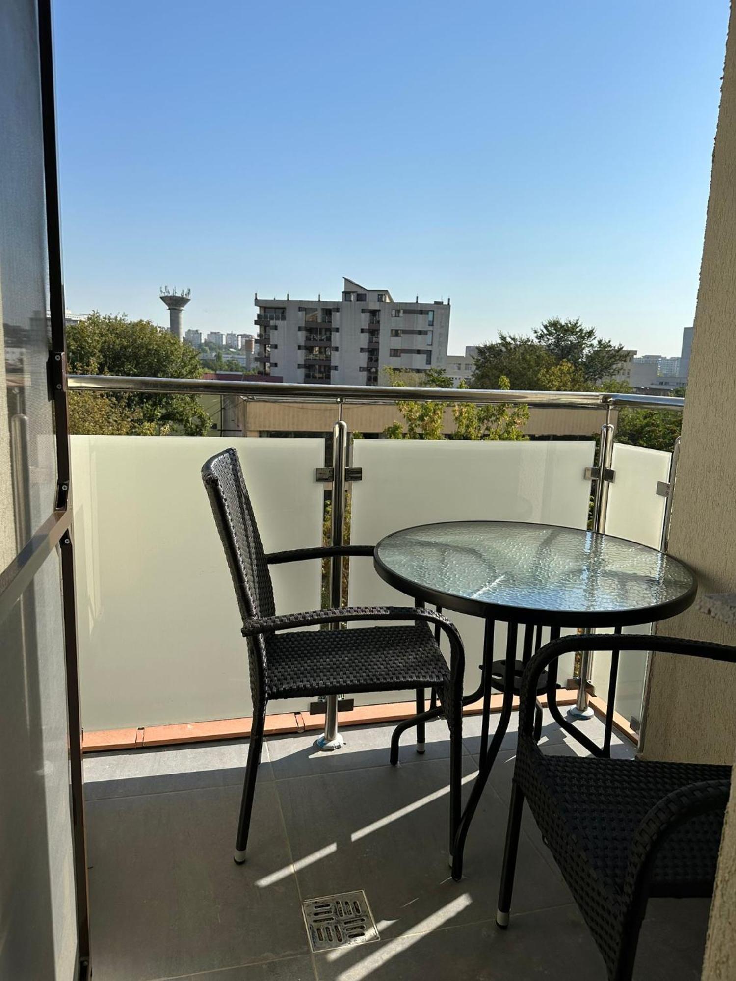 Appartamento Luxury Lazar Towers By Glam Story Iasi Esterno foto